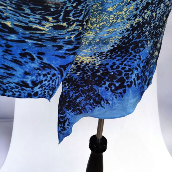 Queen Mulock Butterfly Print Shirt Dress Size M Blue Short Sleeve Pullover Silk - Picture 9 of 12